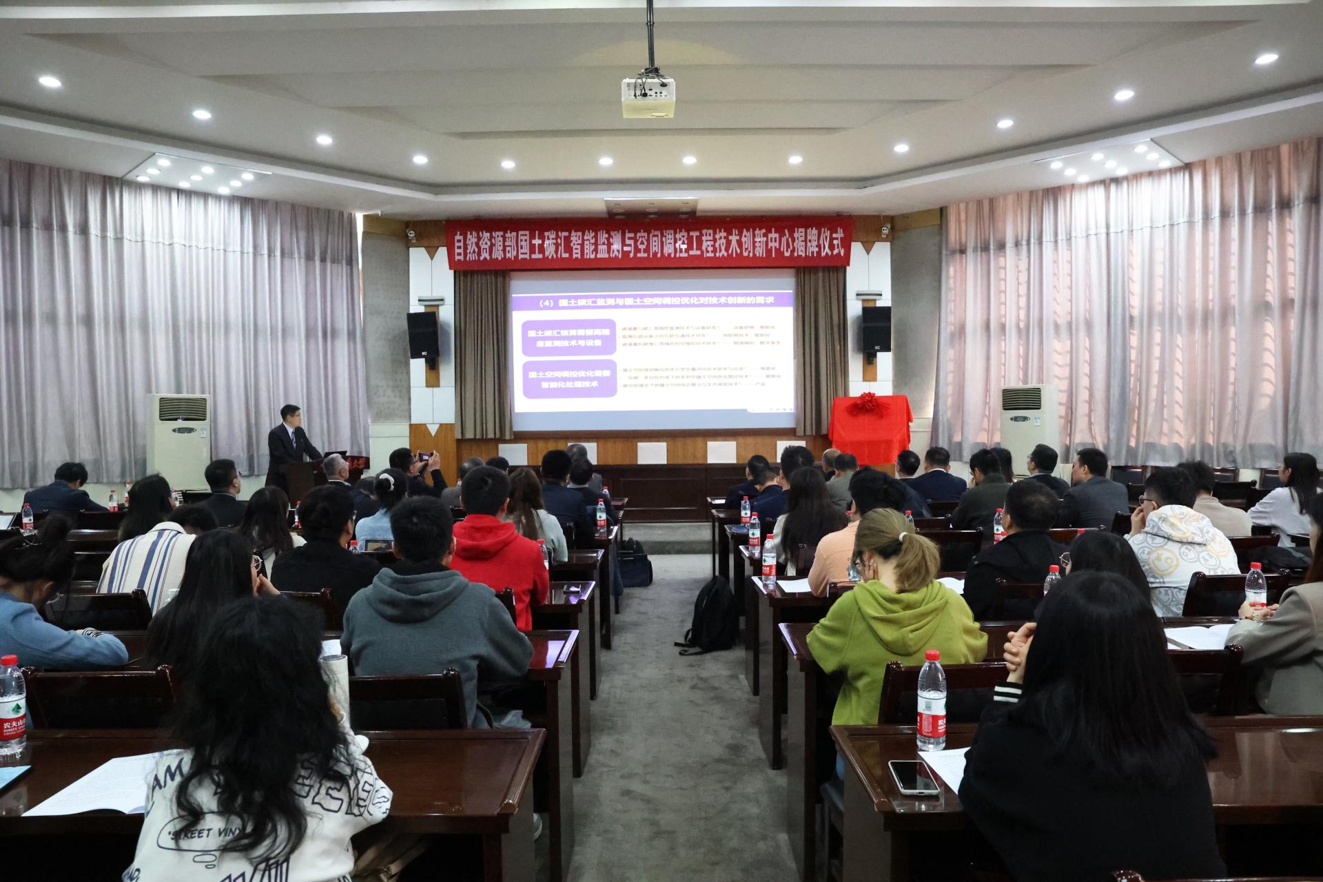 //www.heiliaowangcn.com/__local/7/BA/1B/C29BCACEFCBE46B8948EB436D9B_19B54ABE_43309.jpg?e=.jpg